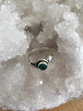 Load image into Gallery viewer, Silver Ring | Emerald Leaves