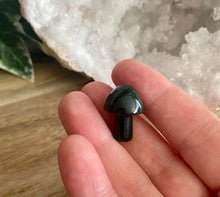 Load image into Gallery viewer, Mini Crystal Mushrooms