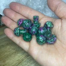 Load image into Gallery viewer, Mini Crystal Mushrooms