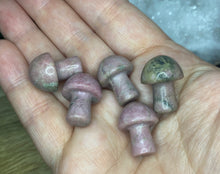Load image into Gallery viewer, Mini Crystal Mushrooms