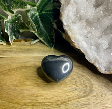 Load image into Gallery viewer, Heart | Hematite