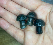 Load image into Gallery viewer, Mini Crystal Mushrooms