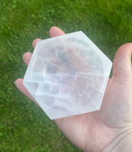 Load image into Gallery viewer, Selenite Bowl | Hexagon
