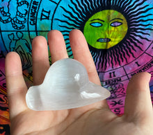 Load image into Gallery viewer, Selenite Snail

