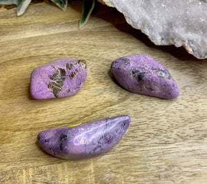 Polished Pieces | Purple Stichtite in Serpentine