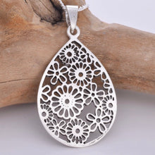 Load image into Gallery viewer, Silver Pendant | Flowers
