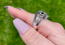 Load image into Gallery viewer, Ring | Gothic Skull
