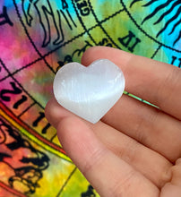 Load image into Gallery viewer, Hearts | Selenite | 30mm
