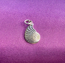 Load image into Gallery viewer, Silver Pendant | Dainty Nautilus
