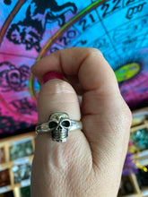 Load image into Gallery viewer, Ring | Grinning Skull
