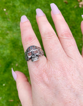 Load image into Gallery viewer, Ring | Gothic Skull
